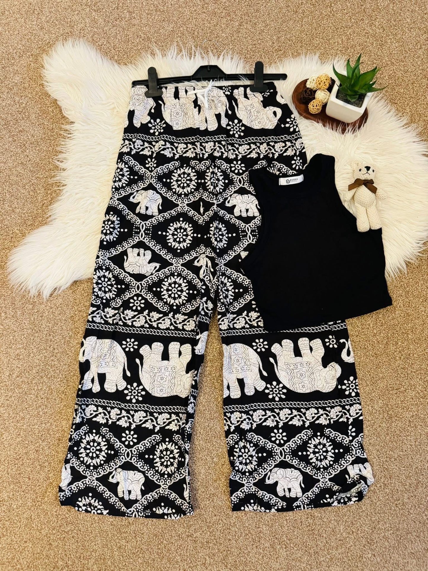 women's Sumer outfir set of 2 pcs Tank top and Elephants printed pants